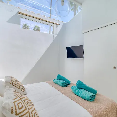 Aquarium Private Jacuzzi, 3 Bedrooms, Ac And Bikes Apartment *